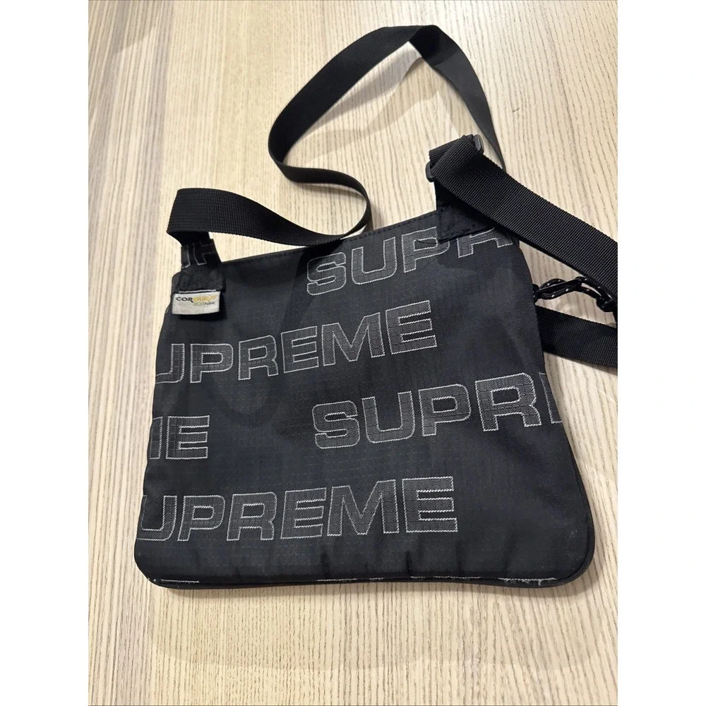 Supreme FW21 Side Bag Black Crossbody Shoulder Messenger Bag Techwear Used